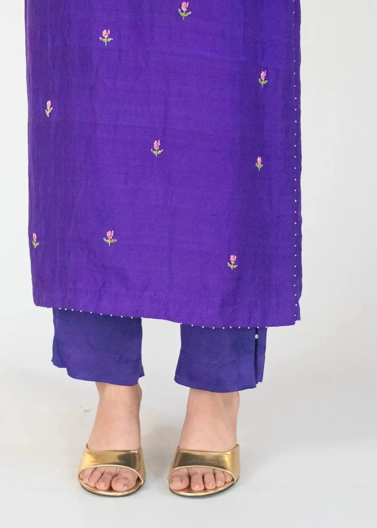Neelakshi Hand embroidered Kurta Set - Pallodstore