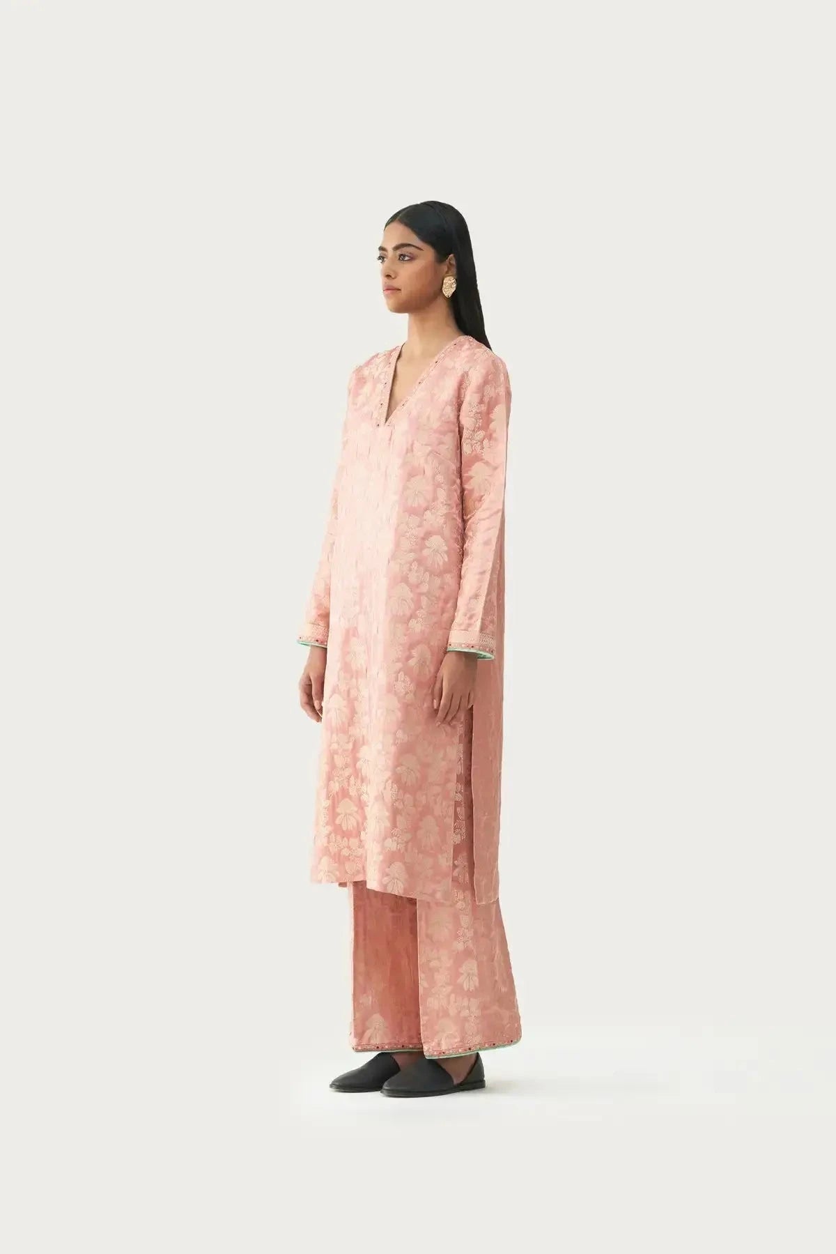 Pale Pink Calicut Jaal V-neck Long Kurta Set - Pallodstore