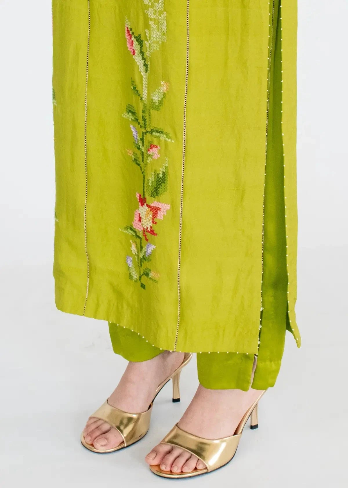 Parrot Green Moha Kurta Set - Pallodstore
