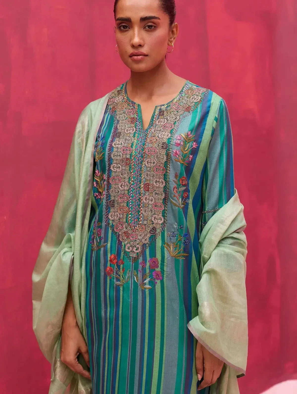 Peacock Saana Hand Embroidered Silk Kurta Set - Pallodstore