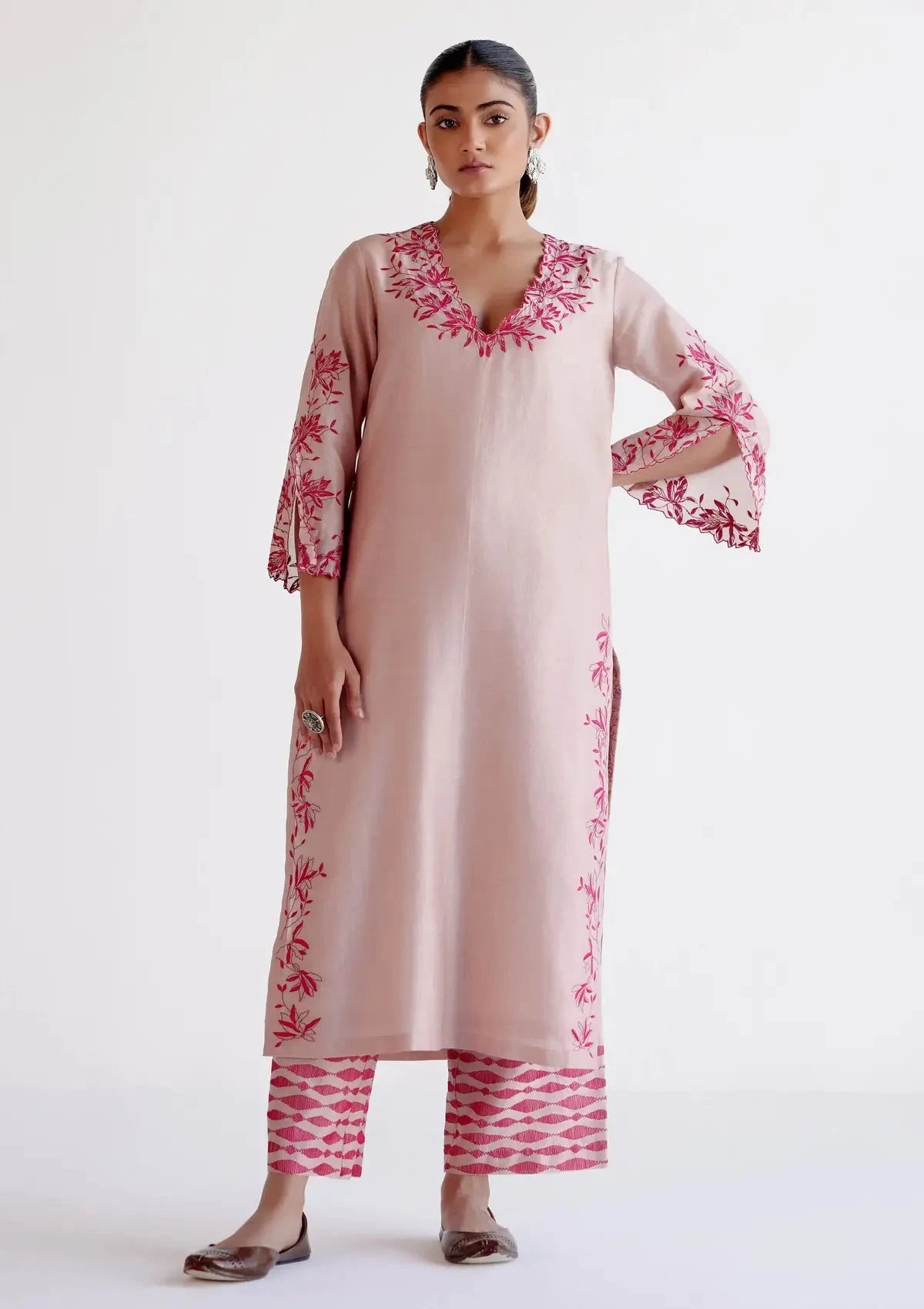 Pink Fuchsia Chanderi Kurta Set with Resham Embroidery - Pallodstore