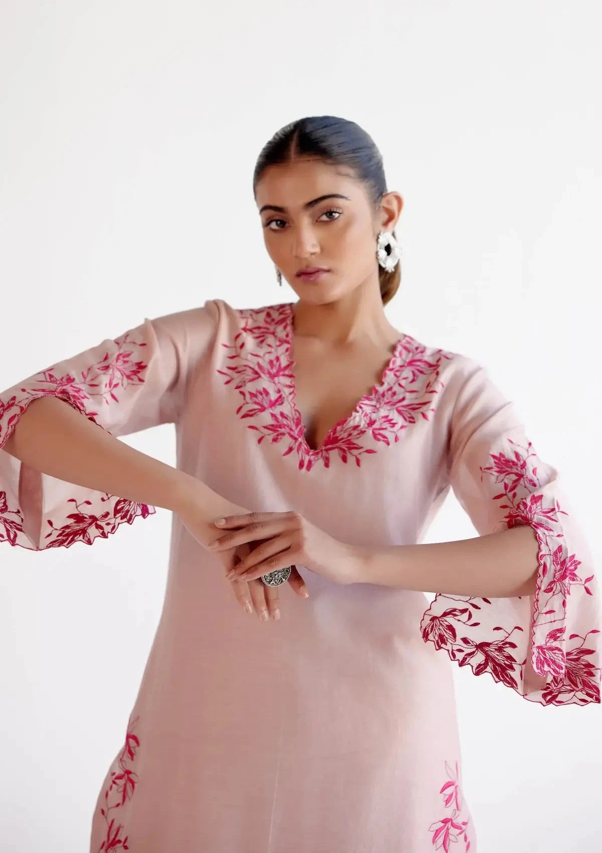 Pink Fuchsia Chanderi Kurta Set with Resham Embroidery - Pallodstore