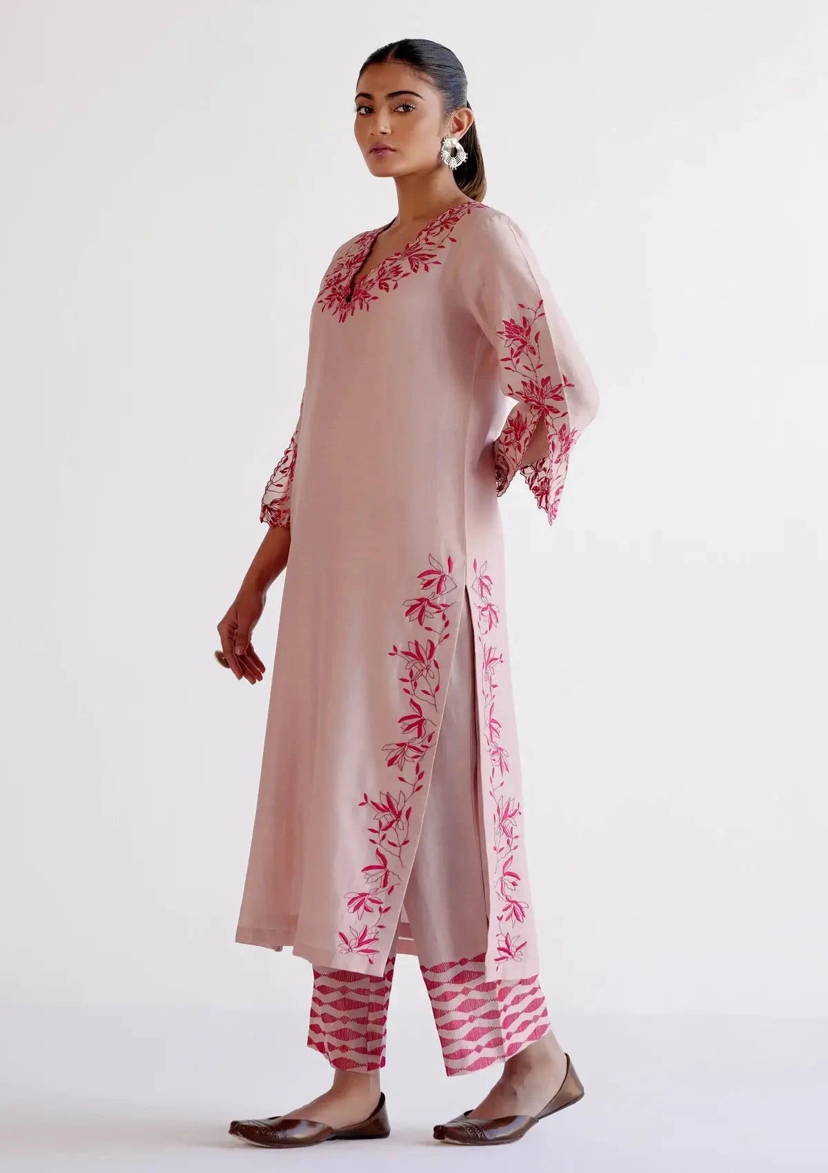 Pink Fuchsia Chanderi Kurta Set with Resham Embroidery - Pallodstore