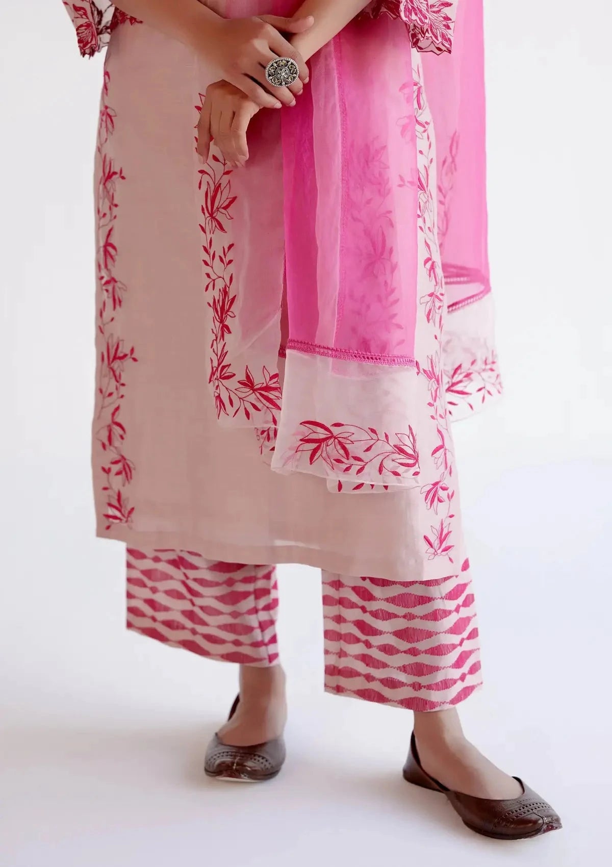Pink Fuchsia Chanderi Kurta Set with Resham Embroidery - Pallodstore