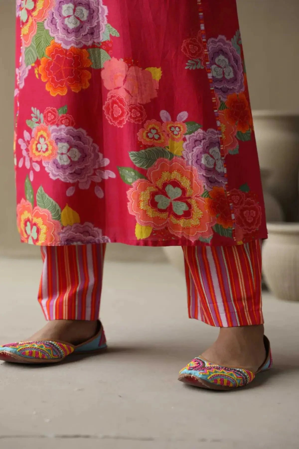 Raspberry Chanderi Hand Embroidered Kurta With Pants And Embroidered Dupatta - Pallodstore