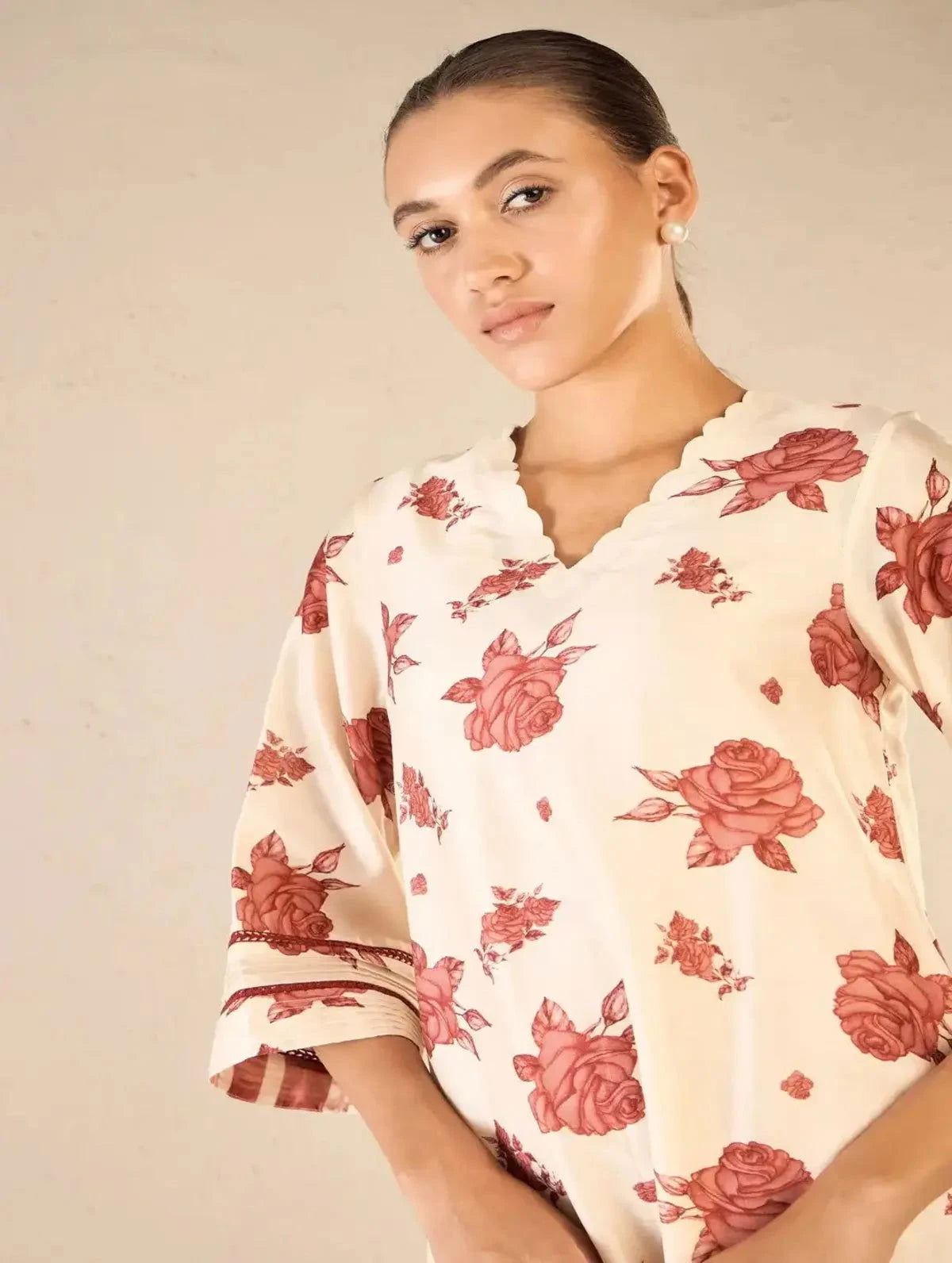 Vintage Red Rose Chanderi Scallop Neck Set - Pallodstore