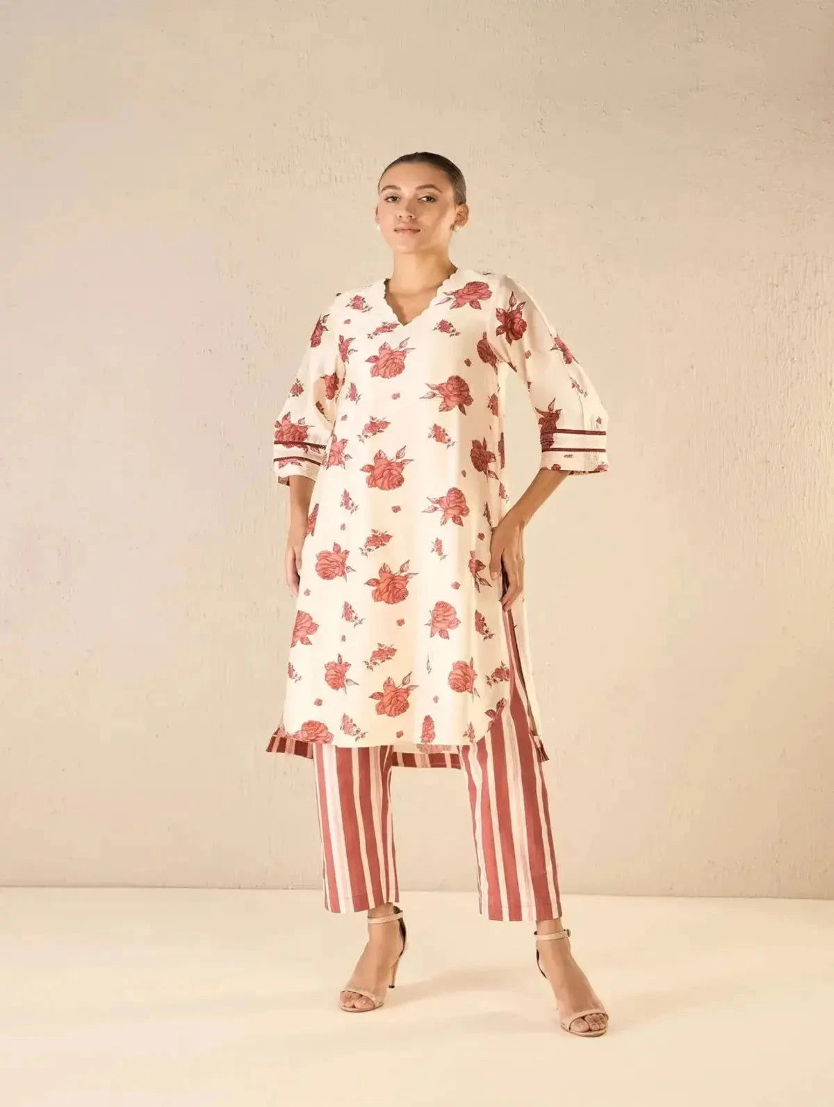 Vintage Red Rose Chanderi Scallop Neck Set - Pallodstore