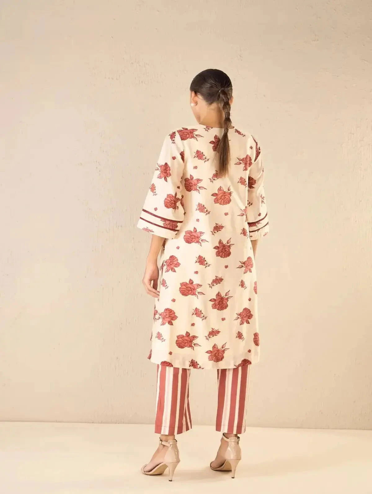 Vintage Red Rose Chanderi Scallop Neck Set - Pallodstore
