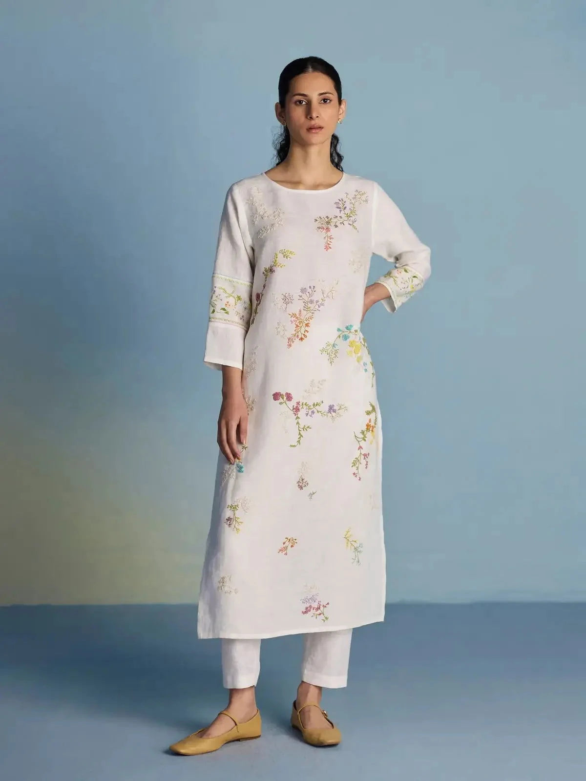 White Hand-Embroidered Linen Kurta Set - Pallodstore