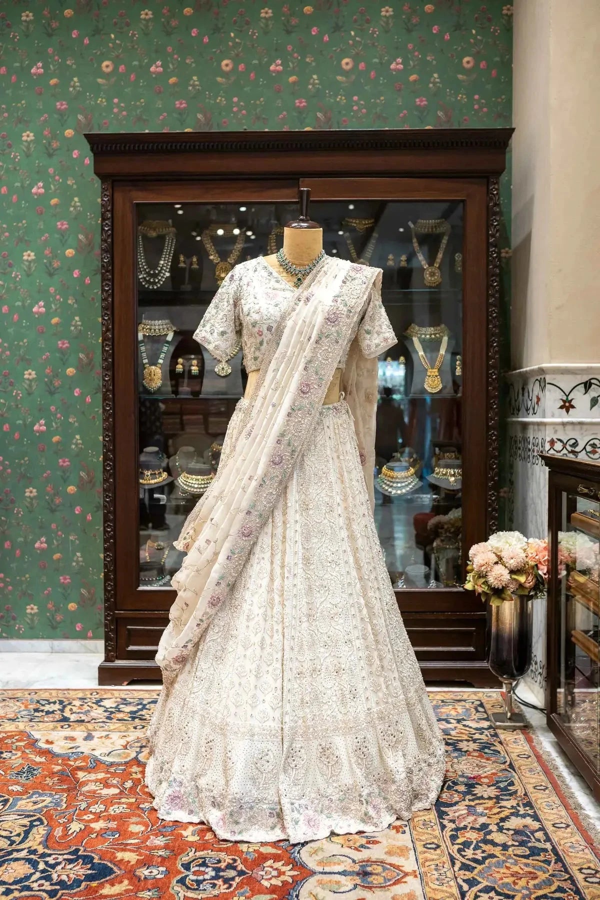 White Lucknowi Lehenga - Pallodstore