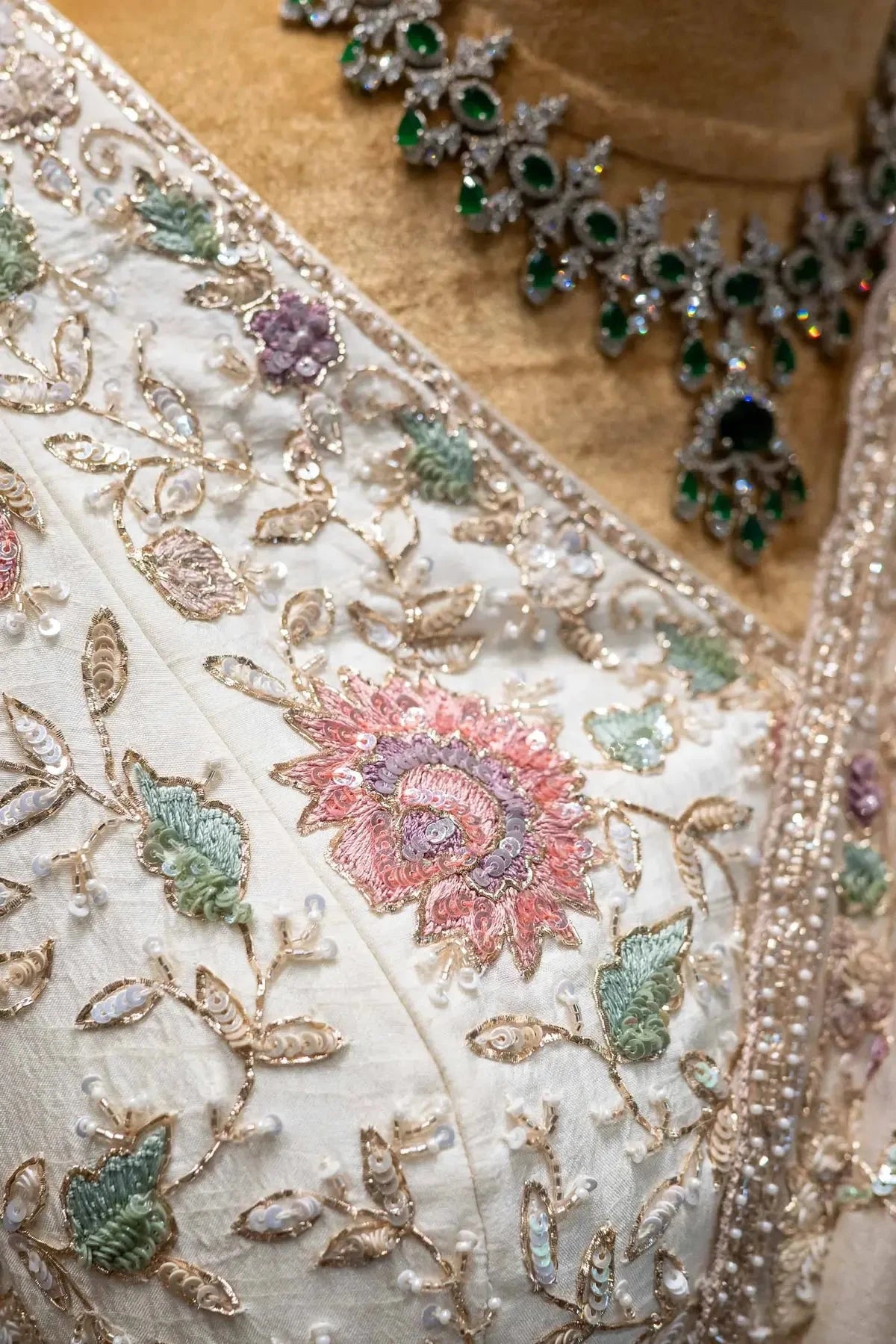 White Lucknowi Lehenga - Pallodstore