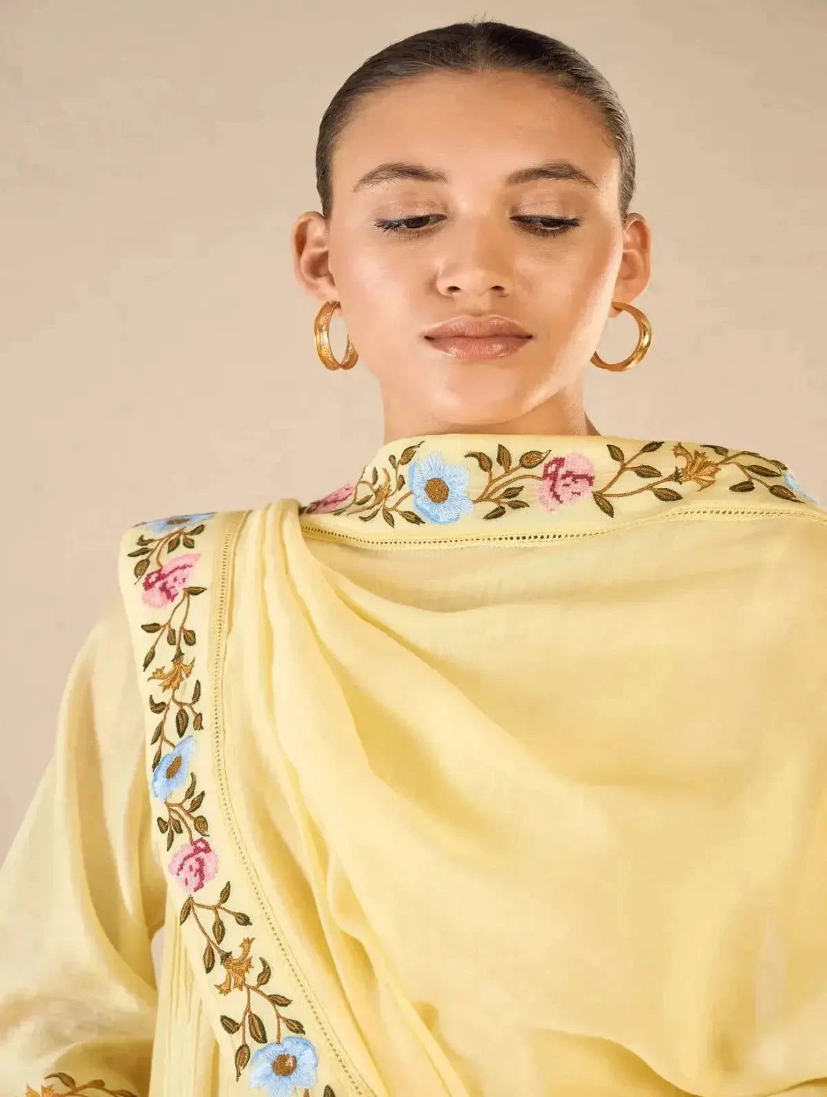 YELLOW FLORAL GARDENIA CHARM EMBRIODERY JAAL KURTA SET - Pallodstore