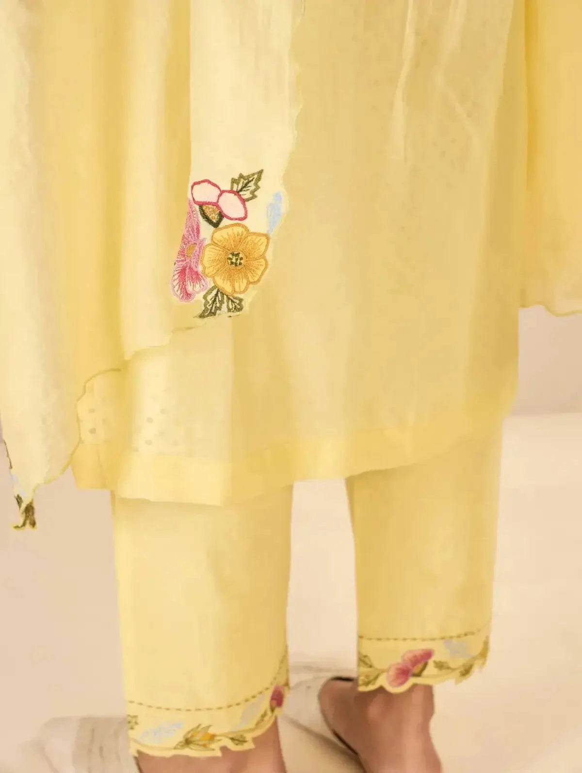 Yellow Applique Floral Bunch Kurta Set - Pallodstore