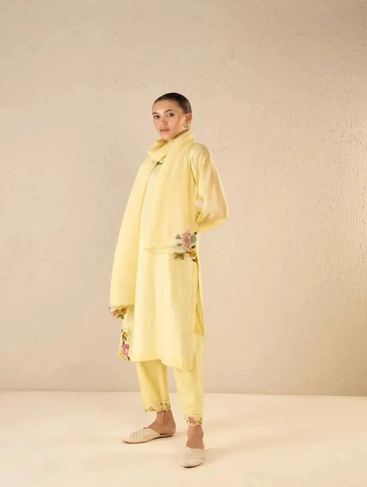 Yellow Applique Floral Bunch Kurta Set - Pallodstore