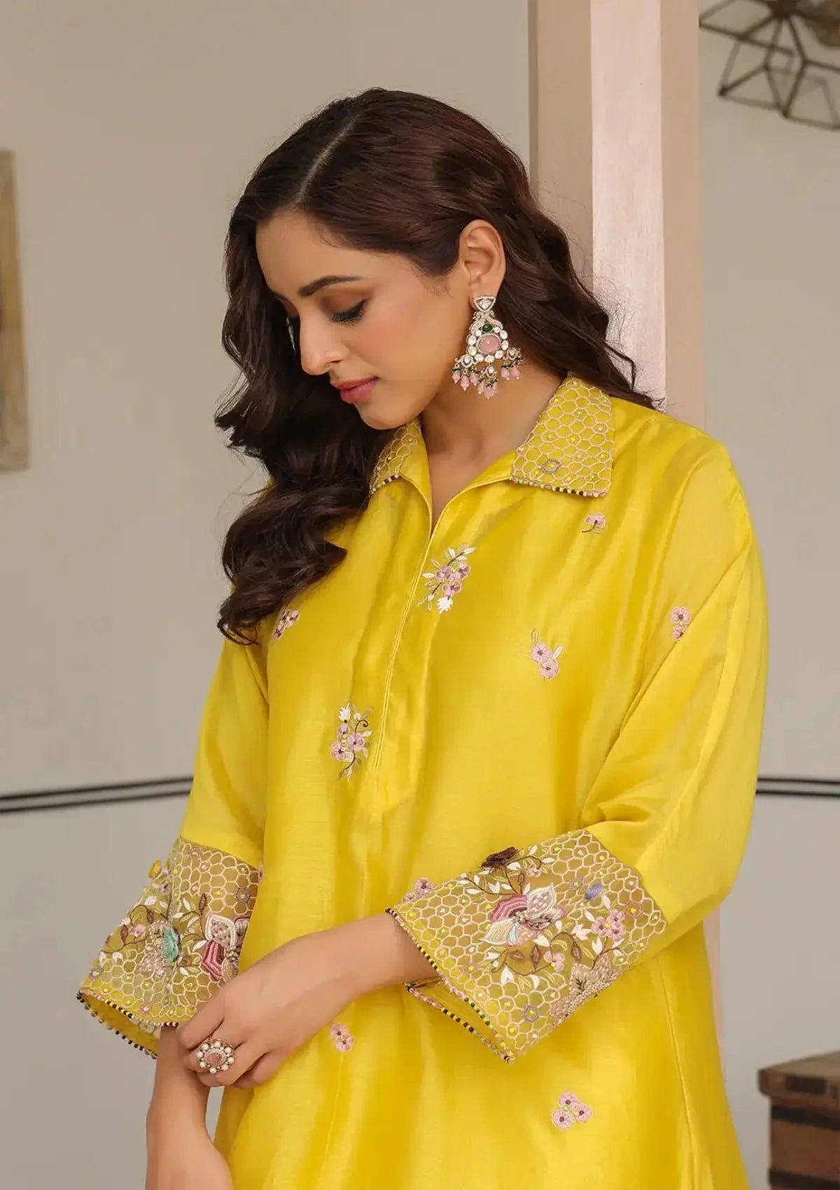 Yellow Collar Gulzar Kurta Set - Pallodstore