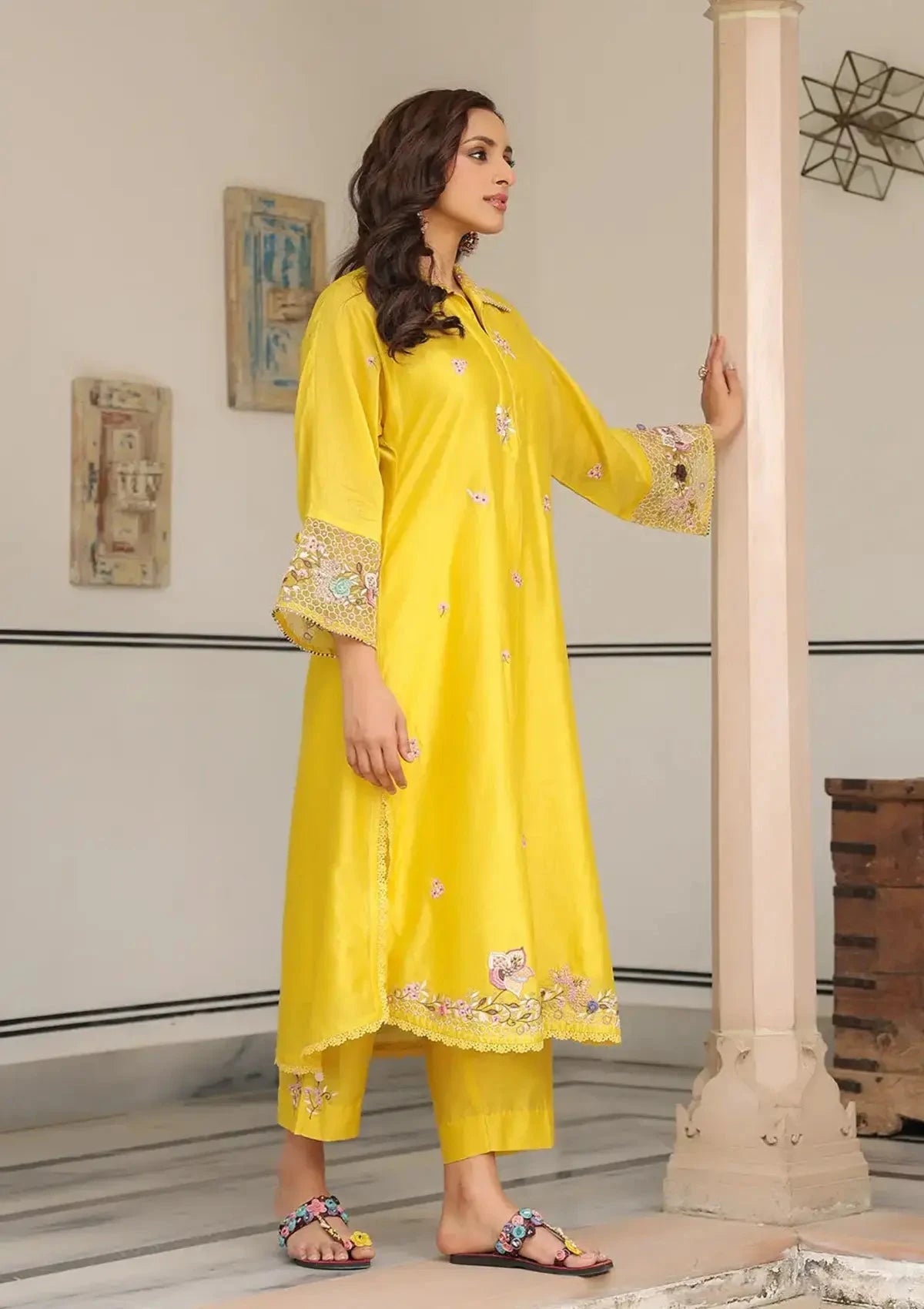 Yellow Collar Gulzar Kurta Set - Pallodstore