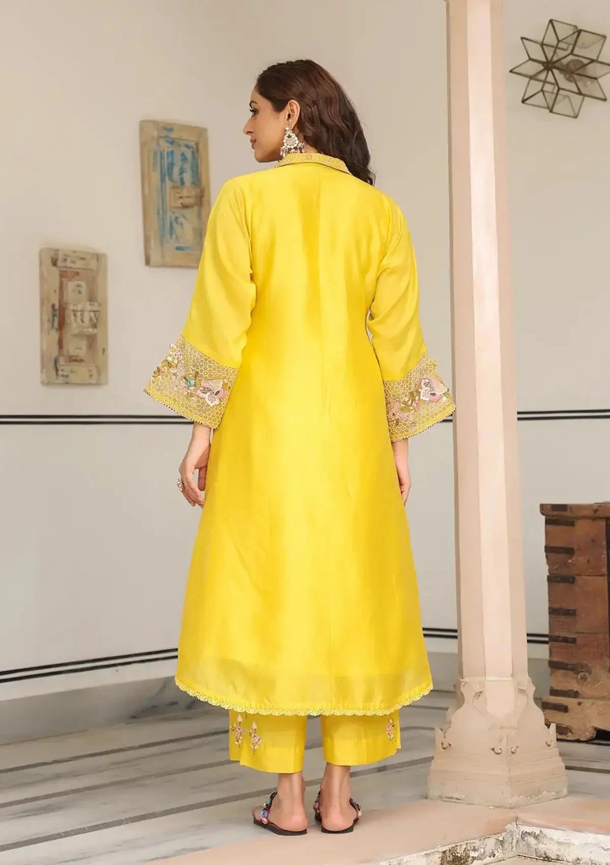 Yellow Collar Gulzar Kurta Set - Pallodstore